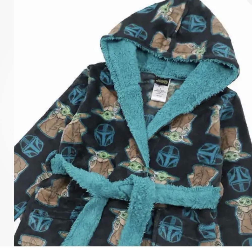 NWT Robe and Pj set - Picture 2 of 6